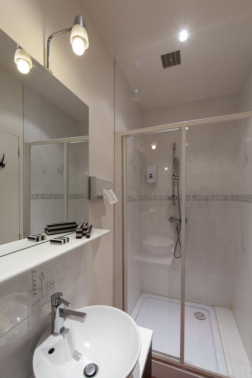 Hotel La Carpe D'Or Fontainebleau Habitación foto